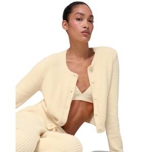 ALO Yoga Snuggle Up Sweater Cropped Cardigan - Candlelight Yellow